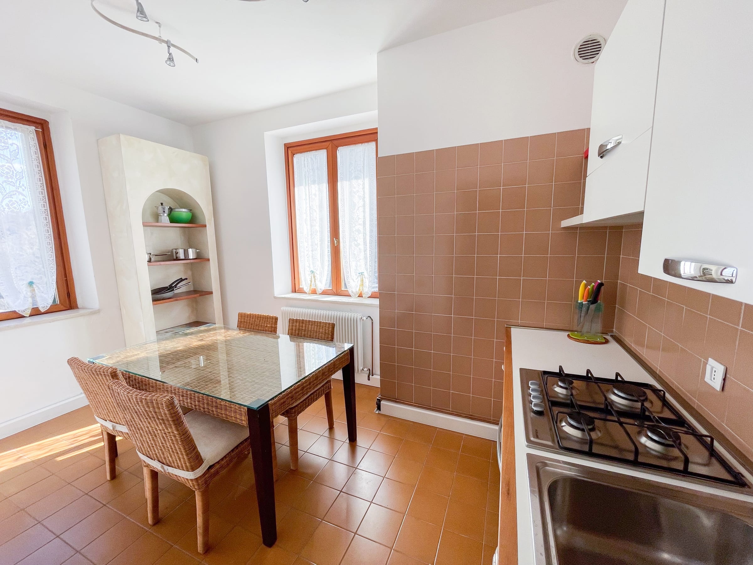 Cucina dell'appartamento 2 delle ex scuole di Pielungo, Vito d'Asio