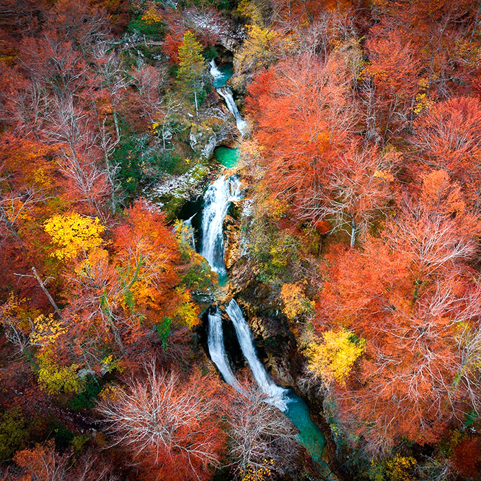 Colori d'autunno e cascate in Val d'Arzino