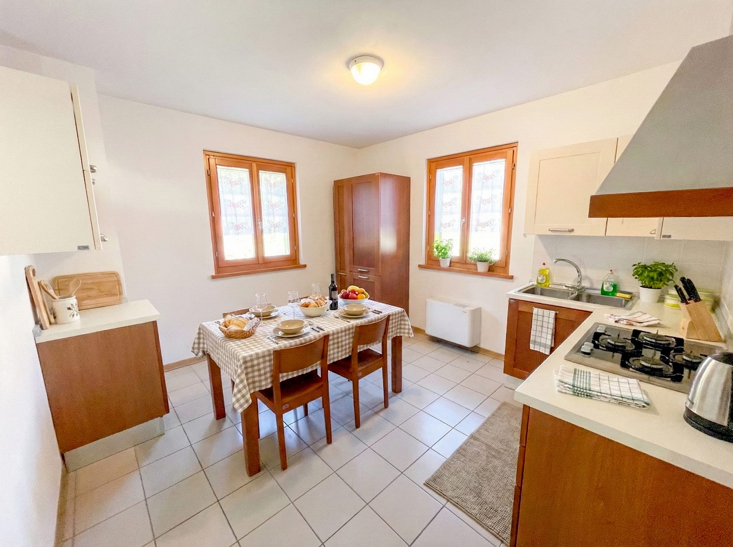 Cucina completamente attrezzata per soggiorni in autonomia a San Francesco in Val d'Arzino