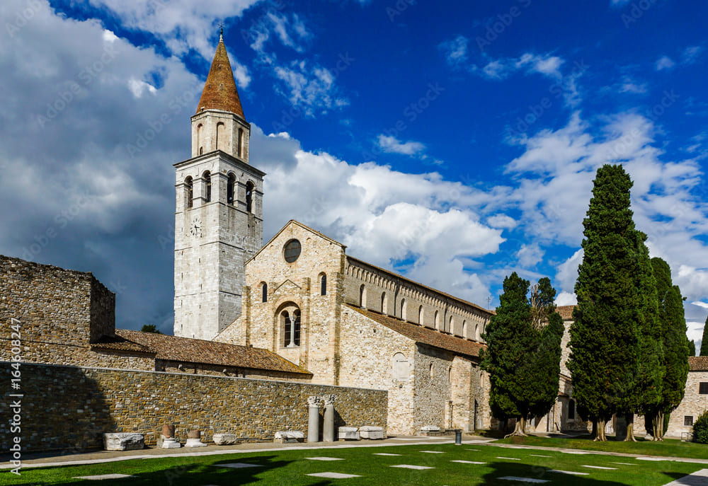 Affreschi medievali nella cripta della Basilica di Aquileia